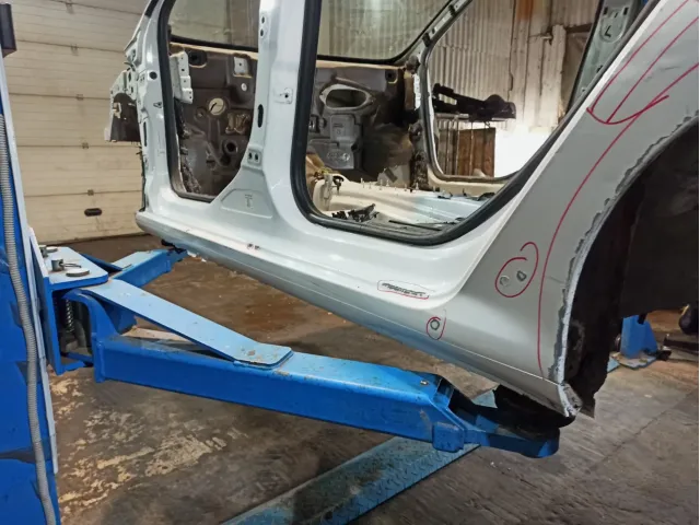 Порог со стойкой левый Peugeot 408