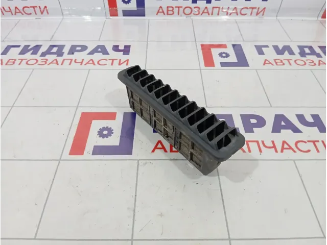Решетка вентиляционная задняя правая Peugeot Partner