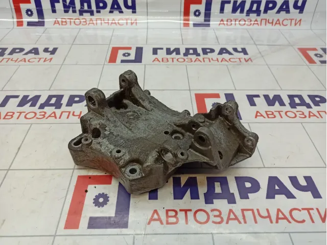 Кронштейн генератора Peugeot Partner 5706J4