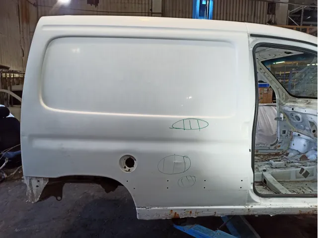 Крыло заднее правое Peugeot Partner