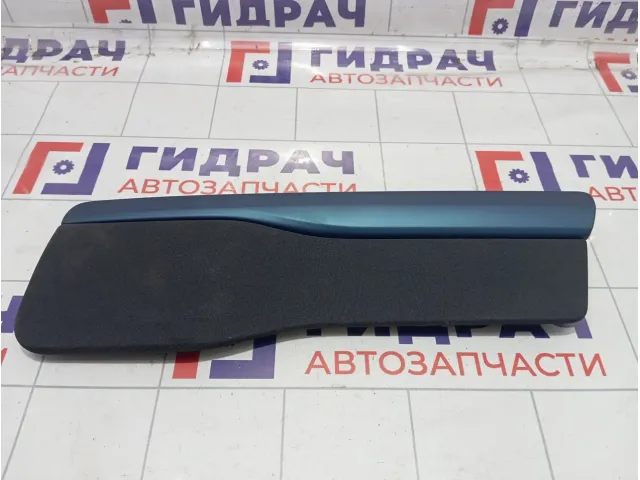 Обшивка багажника правая Peugeot Traveller  98103967ZD
