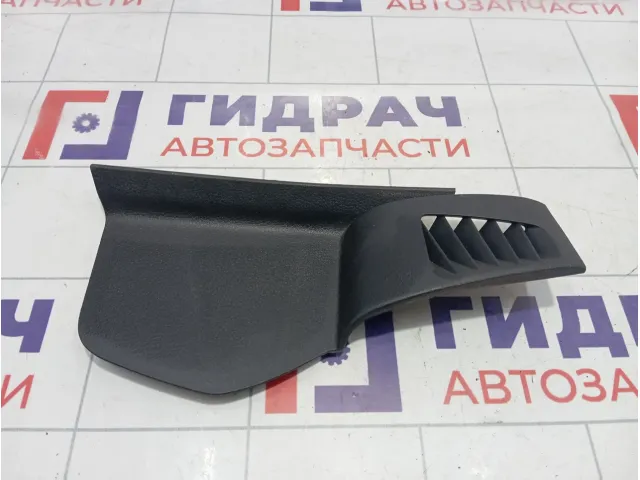 Накладка торпедо с торца левая Peugeot Traveller  98081883ZD