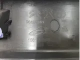 Обшивка двери багажника Peugeot Traveller  98102353
