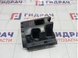Кронштейн бампера заднего правый Peugeot Traveller  98096635XT