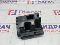 Кронштейн бампера заднего правый Peugeot Traveller  98096635XT