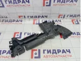 Дефлектор радиатора правый Peugeot Traveller  9808276880