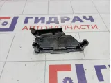 Кронштейн топливного фильтра Peugeot Traveller  9805319080