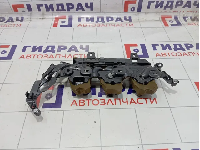 Кронштейн топливной рейки Peugeot Traveller  9808843180