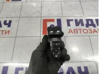 Блок управления стеклоподъемниками Peugeot Traveller  96784561ZD