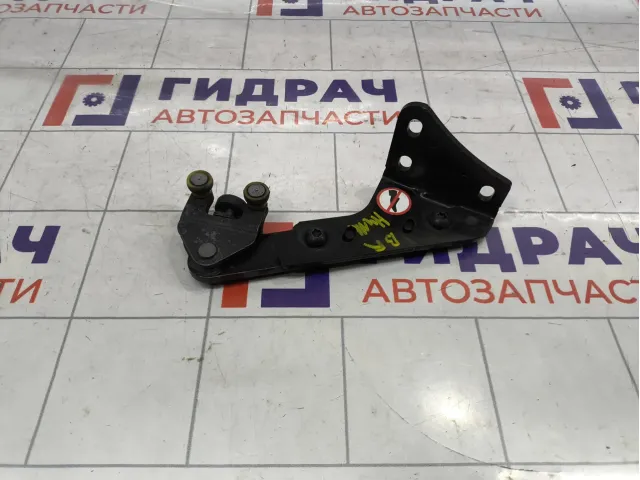Ролик двери сдвижной нижний правый Peugeot Traveller  9808075880