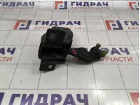 Ролик двери сдвижной средний левый Peugeot Traveller  9808074980