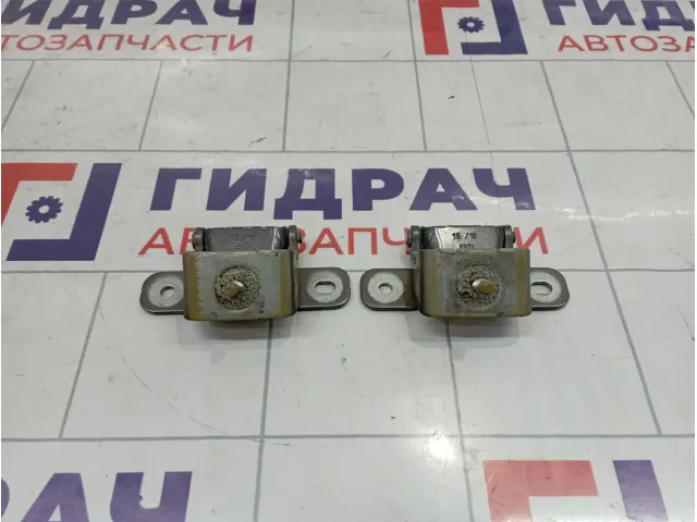Петля багажника Peugeot Traveller  9811725780