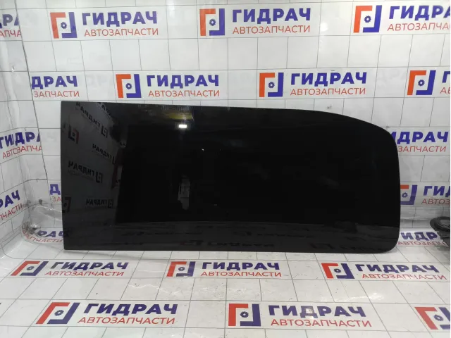 Стекло кузовное (форточка) левое Peugeot Traveller  9817270480