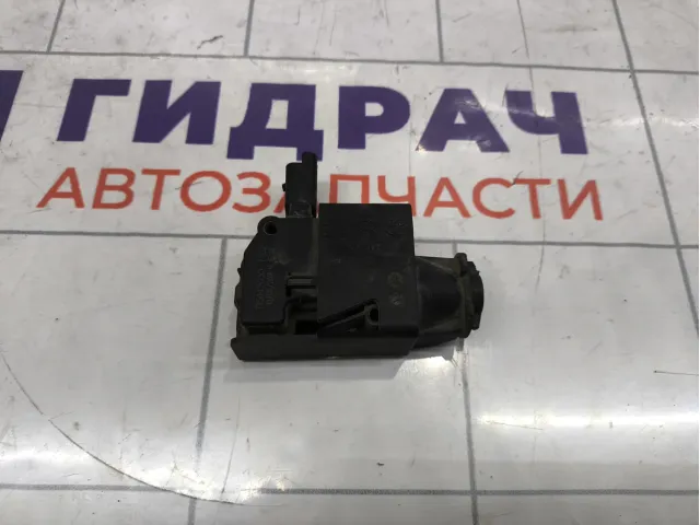Замок лючка бензобака Peugeot Traveller  9808749980