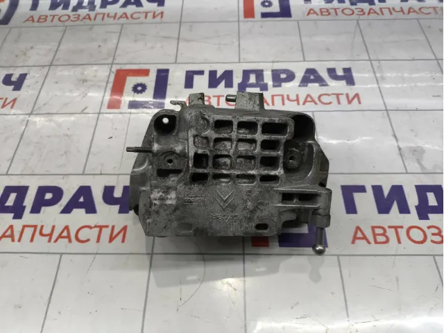 Кронштейн топливного фильтра Peugeot Traveller  9804498180