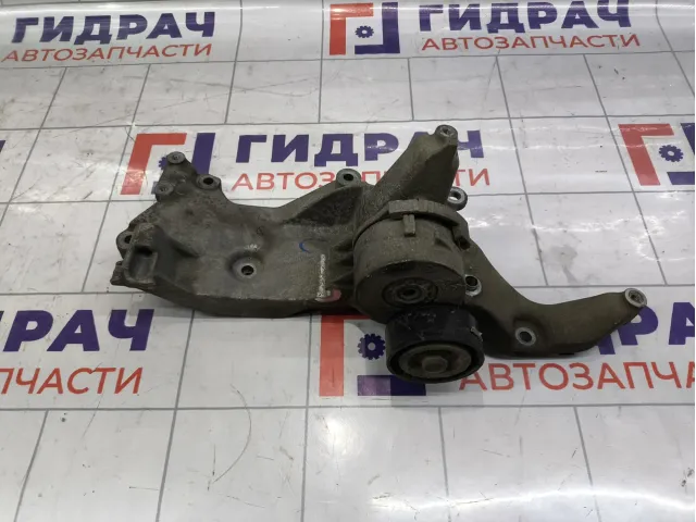 Кронштейн генератора Peugeot Traveller  9811844080