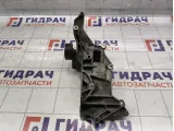 Кронштейн генератора Peugeot Traveller  9811844080