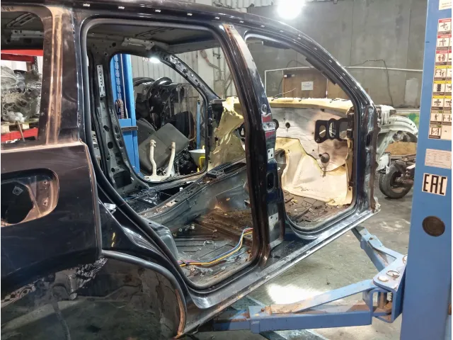 Порог со стойкой правый Porsche Cayenne (9PA)