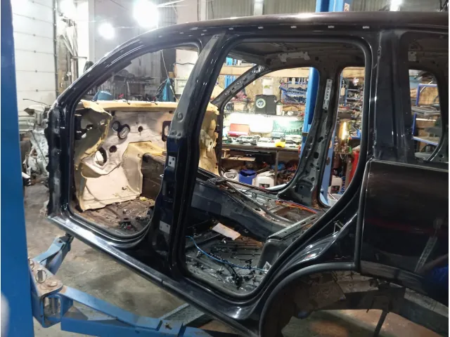 Порог со стойкой левый Porsche Cayenne (9PA)