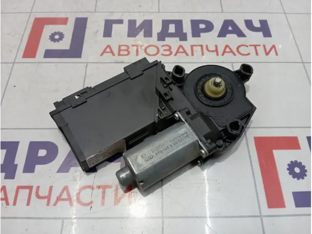 Моторчик стеклоподъемника передний правый Porsche Cayenne (9PA) 95562470202