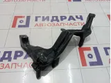 Кронштейн бампера переднего левый Porsche Cayenne (9PA) 7L5807889