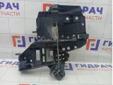 Кронштейн фар правый Porsche Cayenne 7L5941046