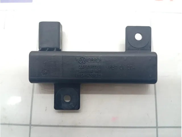 Антенна системы бесключевого доступа (keyless entry/kessy) Porsche Cayenne 3D0909133E