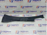 Решетка под лобовое стекло (Жабо) левая Porsche Cayenne 7L5819403F