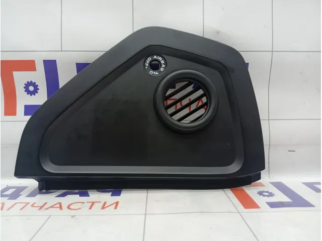 Накладка торпедо правая Porsche Cayenne 7L5857176E