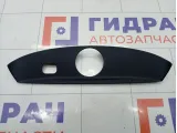 Накладка двери (крышки) багажника Porsche Cayenne 7L5867927