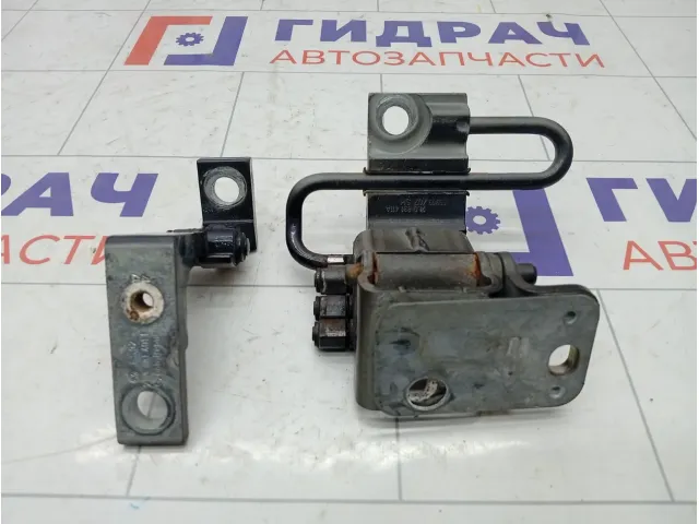 Петли двери передней левой Porsche Cayenne 7L0831411A