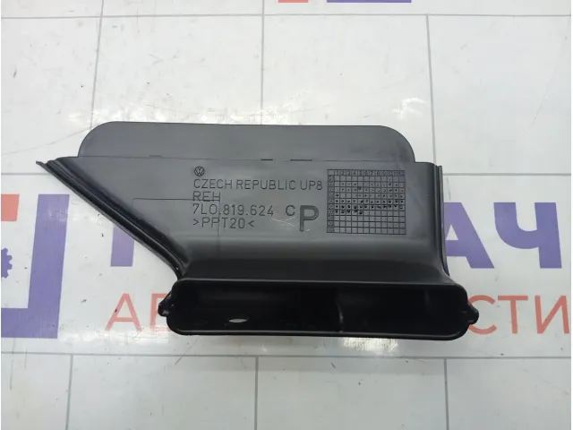 Воздуховод отопителя (печки) для задних пассажиров правый Porsche Cayenne 7L0819624C