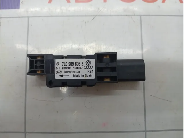 Датчик AIR BAG передний Porsche Cayenne 7L0909606B