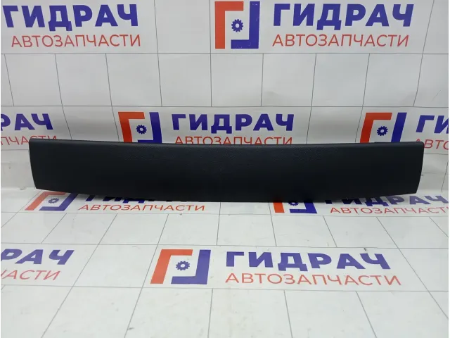 Накладка двери (крышки) багажника Porsche Cayenne 7L5867603