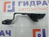 Кронштейн передней панели правый Porsche Cayenne 7L0805734