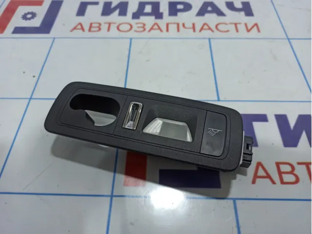 Плафон салонный правый Porsche Cayenne (92A)