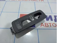 Плафон салонный левый Porsche Cayenne (92A)