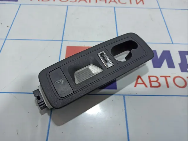 Плафон салонный левый Porsche Cayenne (92A)