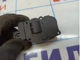 Моторчик заслонки отопителя Porsche Cayenne (92A)