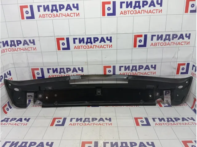 Кронштейн спойлера Porsche Cayenne (9PA) 7L5827933C