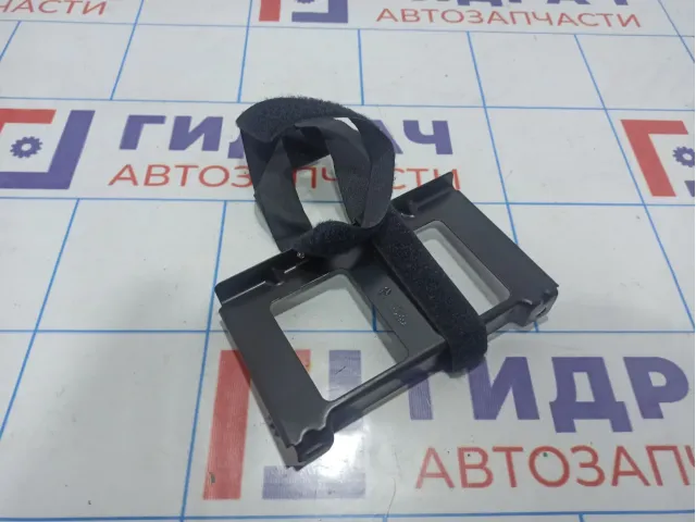 Кронштейн огнетушителя Porsche Cayenne (9PA) 7L0012130A