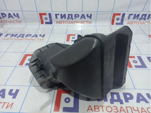 Воздухозаборник Porsche Cayenne (9PA) 7L0819049