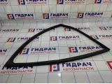 Уплотнитель стекла двери передний правый Renault Logan 2 Stepway 803305768R.