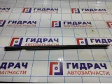 Уплотнитель стекла задний правый Renault Logan 2 Stepway 823304773R.