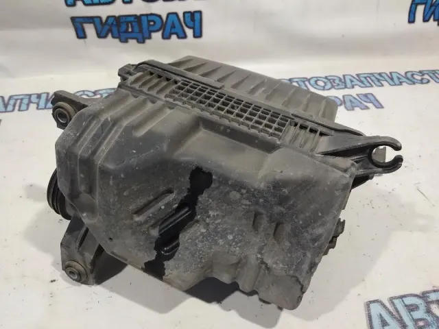 Корпус воздушного фильтра Kia Rio 3 281101R100.