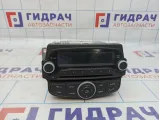 Магнитола Ravon R2 42590086. Потертость.