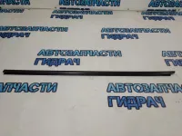 Накладка стекла переднего левого Renault Logan 2 803313063R.