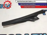 Накладка лобового стекла левая Renault Logan 2 668225143R.