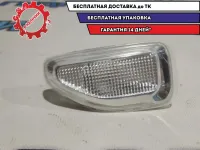 Повторитель на крыло левый белый Renault Logan 2 261651140R.