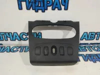 Накладка Renault Logan 2 275009384R.